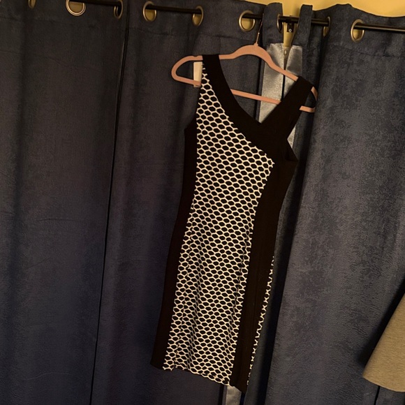 Joseph Ribkoff Dresses & Skirts - Joseph Ribkoff Black and White Geometric Mini Dress